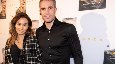 范巴斯滕自传《BASTA》首发盛典：橙衣军团群星云集，传奇人生真相震撼揭晓