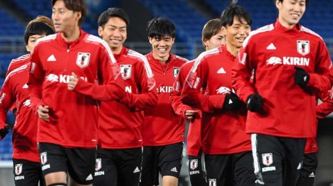 横滨黄昏的蓝武士：森保一军团为宿敌之战磨刀霍霍