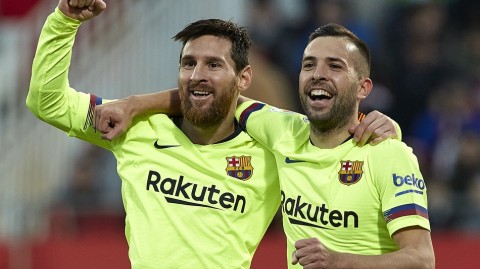 西甲加泰德比：梅西写意挑射塞梅多首球，巴萨客场两球力克赫罗纳