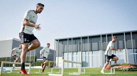 尤文图斯枕戈待旦：聚焦第壹拾轮意甲前的孔蒂纳萨备战影像