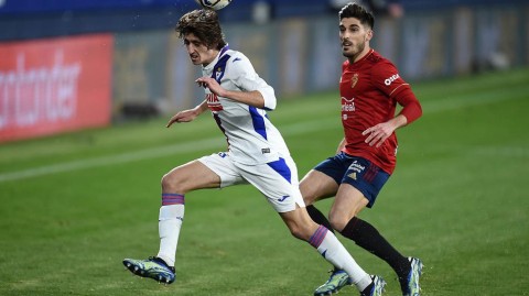 西甲第22轮：纳瓦拉午夜的攻守诗，奥萨苏纳绝杀埃瓦尔