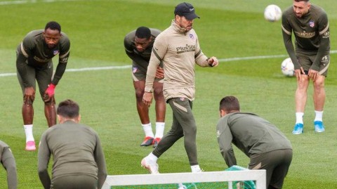 床单军团的冠军之心：马德里竞技全力冲刺西甲关键战役