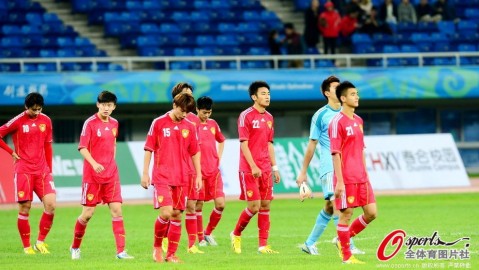 【独家复盘】国足0-2不敌喀麦隆——邵佳一新周期首败，前9分钟崩盘暴露战术磨合之痛