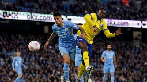 曼城主场三球完胜布莱顿 蓝月亮重登英超榜首