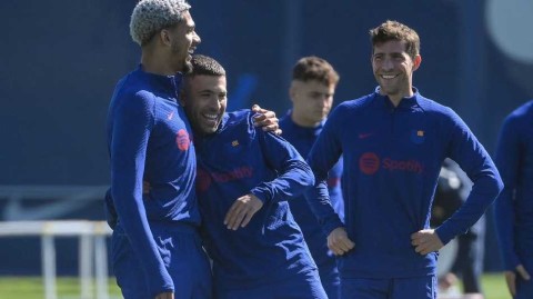 决战前夕的专注与团结巴塞罗那队备战国王杯半决赛关键战役