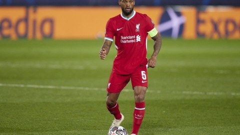 荷兰铁腰登陆巴黎王子公园 维纳尔杜姆开启全新豪门篇章