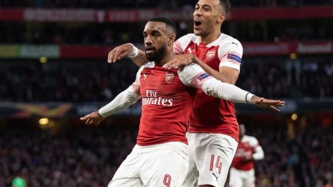 欧联杯半决赛：黑风双煞闪耀酋长，阿森纳力克瓦伦西亚占先机