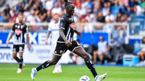 法甲新赛季激战正酣 欧塞尔与昂热上演进球大战