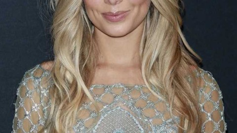 米兰夜未眠，帕托前女友芭芭拉镂空礼服闪耀纽约艺术圈