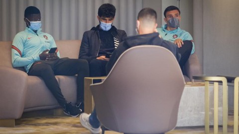 葡萄牙群星空降都灵 世预赛征途在光影中启航