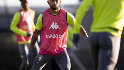 维拉公园的冬日序曲：备战西汉姆联前的最后一练