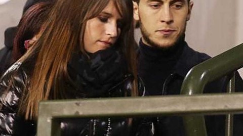 埃登·阿扎尔与娜塔莎：从青涩初恋到一生挚爱的足坛童话