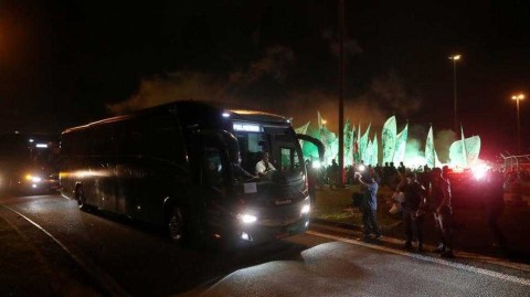 绿海浓烟送英雄 帕尔梅拉斯踏上世俱杯征途