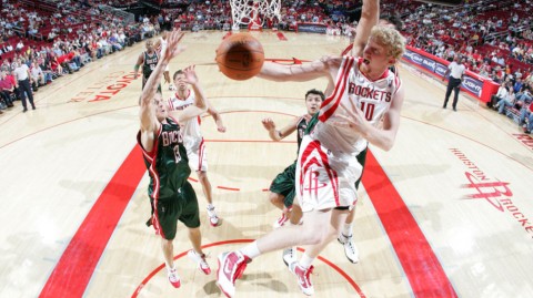 火箭经典一战回顾：八将亮剑惜败雄鹿