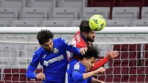 大都会球场的年末盛宴：马德里竞技的铁血与荣耀