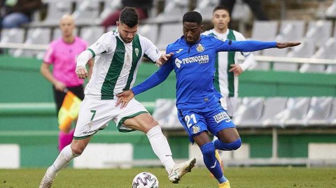 国王杯寒冬烈火：西乙B科尔多瓦斩落西甲赫塔费，爆冷之夜写传奇