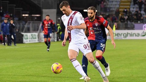 撒丁岛的蓝色悲喜夜：卡利亚里战平都灵，若昂-佩德罗倒钩挽狂澜