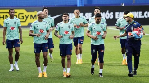 桑巴军团巴萨备战友谊赛训练场上演绿茵激情