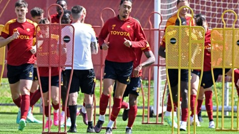 罗马奥林匹克球场暗流涌动 红狼主场静待荷甲霸主复仇之战