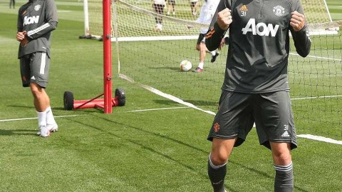 决战前夕：曼联将士科隆大本营最后一练，剑指欧联荣耀