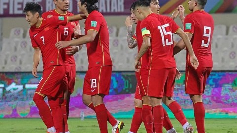 破门已现差距依旧——国足主场13日本，5年首破对手大门难阻定位球三连击