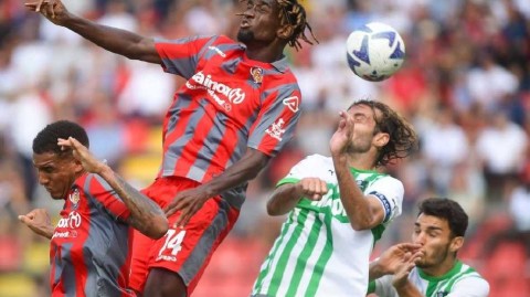 绿茵激战终成和 意甲赛场互交白卷