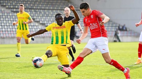 法甲保级生死战：尼姆主场逼平南特，科内关键进球救主