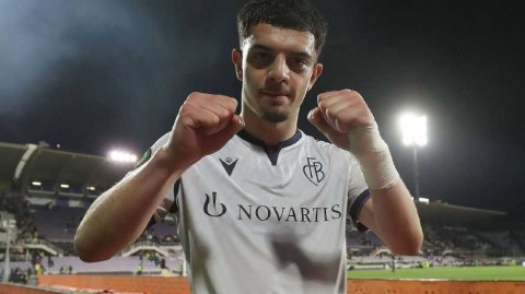 紫百合主场折戟 欧协联半决赛激战上演逆转风云