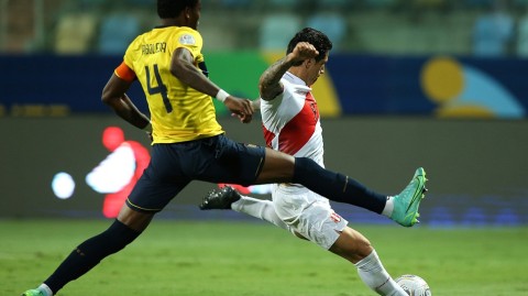 美洲杯经典一战：厄瓜多尔两球领先遭秘鲁五分钟闪击追平