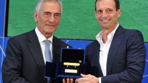 意大利教坛新丰碑：阿莱格里四夺金板凳奖，超越一众传奇名帅