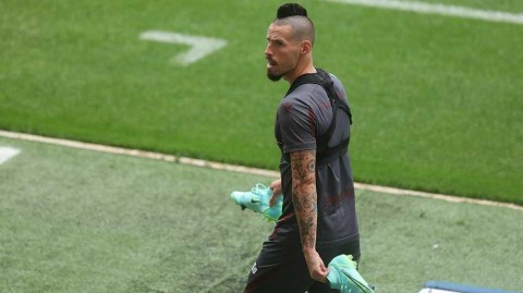 特拉布宗体育欧会杯附加赛前最后一练，黑海之滨的蓝色风暴静待罗马