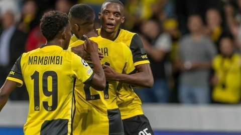 欧冠附加赛火爆对决 年轻人十人应战主场击退费伦茨瓦罗斯