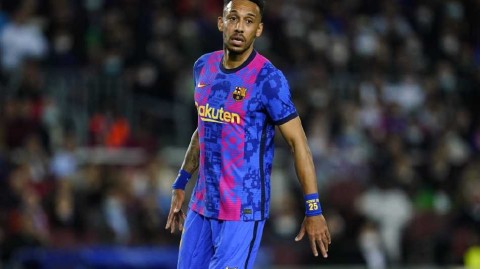 红蓝箭芒：奥巴梅扬在巴萨的闪亮篇章