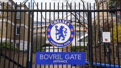 疫情下的斯坦福桥：从喧嚣看台到落寞空场，英国足球的寂静时刻