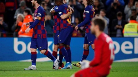 梅西双助新星法蒂诺坎普闪耀，巴萨二比一力克莱万特紧追皇马