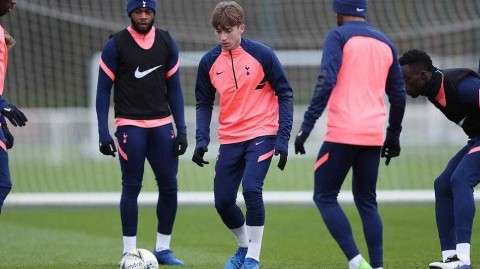 白百合的温布利之梦：热刺英联杯半决赛前的最后一练