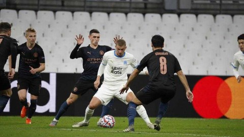 欧冠曼城客场三球完胜马赛，德布劳内闪耀韦洛德罗姆