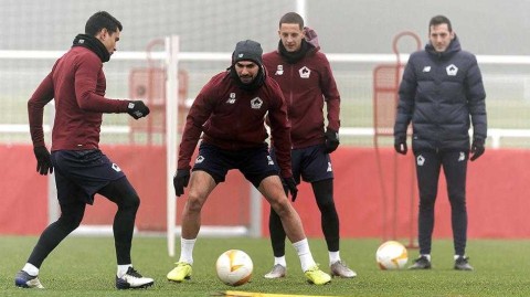 寒风中静待决战 里尔欧联杯赛前最后一练