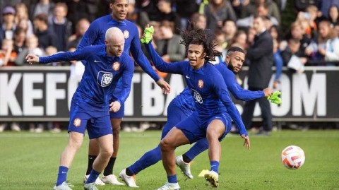 橙衣军团战前集结泽斯特训练场全力备战欧国联关键战役