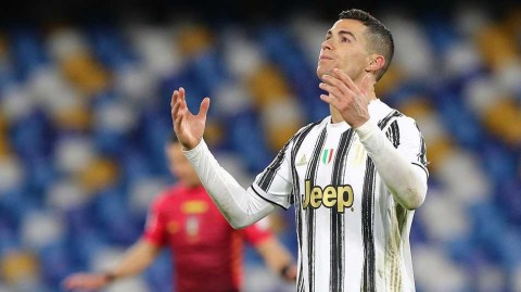 意甲焦点战：因西涅点射制胜，那不勒斯主场气走尤文图斯