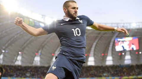 本泽马回归法国国家队：六年蛰伏，归来仍是锋线王牌