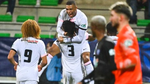 法国杯赛场姆巴佩十八分钟戴帽闪耀 巴黎客场四球大胜强势晋级