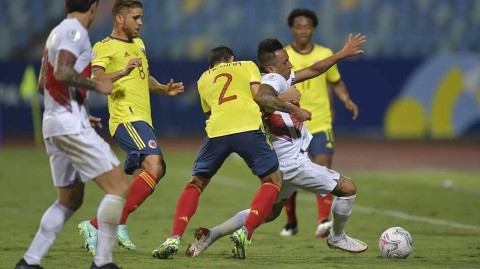 宿敌交锋的经典战役：回顾美洲杯上哥伦比亚与秘鲁的精彩瞬间