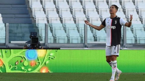 意甲焦点：C罗破荒布冯创纪录，尤文图斯4比1大胜都灵