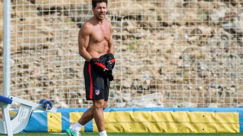 匪帅铁血魂！西蒙尼训练场秀钢铁之躯，这是马竞的信仰与脊梁