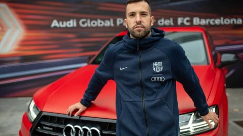 梅西领衔巴萨众将喜提新车，诺坎普球星云集秀爱车