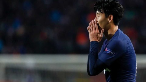 绿茵场上的救赎：孙兴慜欧冠破门后双手合十，致意重伤归期的戈麦斯