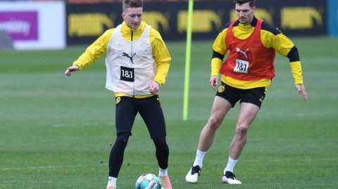 多特蒙德冲刺欧冠席位 赛前训练气氛火热