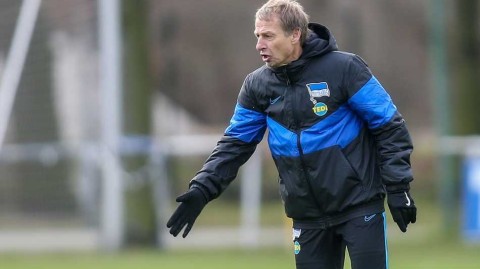 柏林赫塔冬日集结，克林斯曼的铁腕与激情能否点燃柏林足球之火？