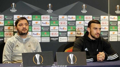 卡拉巴赫欧联杯赛前发布会 主帅强调为荣誉而战